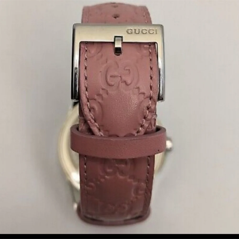 Gucci Luxury Watch Gorgeous! Swiss made and all leather!